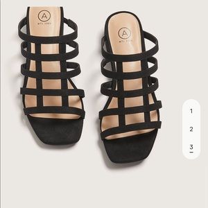 ADDITIONELLE CAGE SANDALS ✨